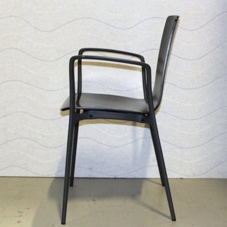 Stol Akaba Gorka Trä svart/Järn armstöd