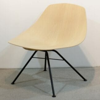 Fåtölj formpressad ek