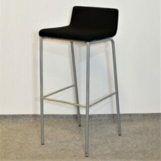 Svart barstol